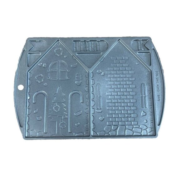 NORDIC WARE GINGERBREAD HOUSE BAKING PAN/MOLD USA HEAVY CAST ALUMINUM - Picture 1 of 10